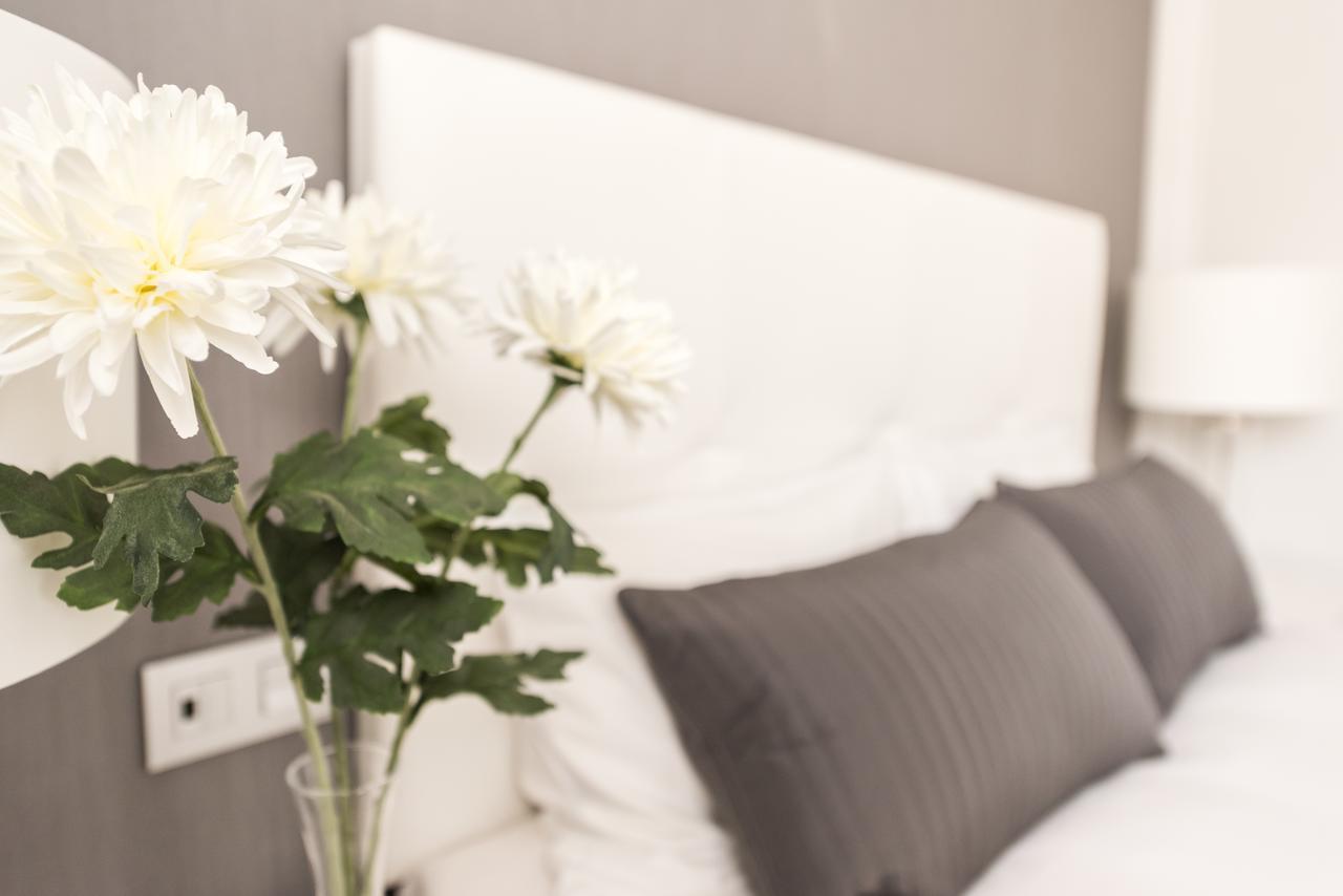 Latina Suite Madrid Pokoj fotografie